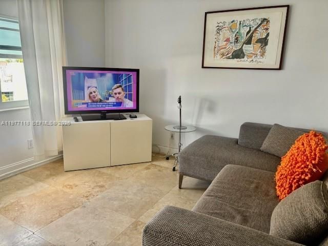 100 Lincoln Rd in Miami Beach, FL - Foto de edificio - Building Photo