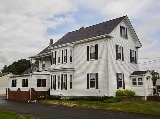 196 Essex St in Saugus, MA - Building Photo