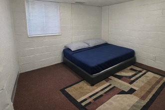 614 N Gilbert St in Iowa City, IA - Building Photo - Building Photo