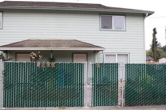 3904 Cedar St in Eureka, CA - Building Photo - Building Photo