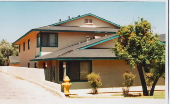 109 S. Poe St in Lake Elsinore, CA - Foto de edificio - Building Photo