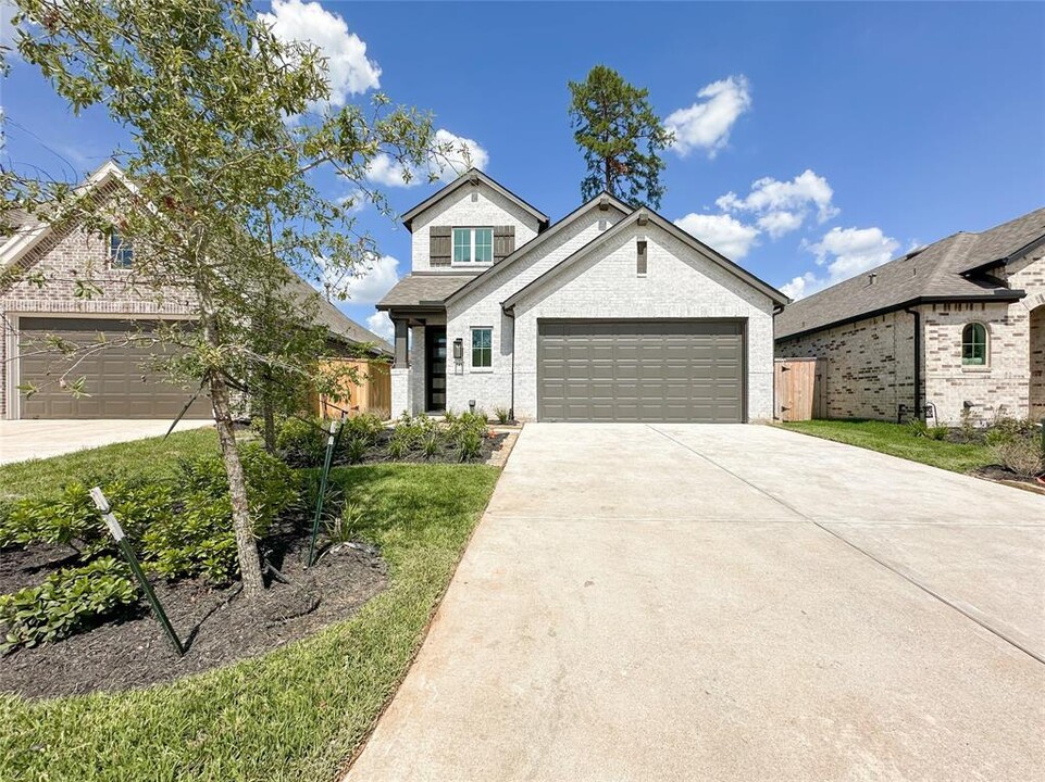 541 Sand Branch Dr in Conroe, TX - Foto de edificio