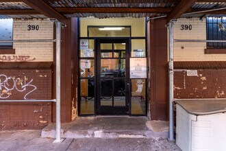 388 E Eighth St in New York, NY - Foto de edificio - Building Photo