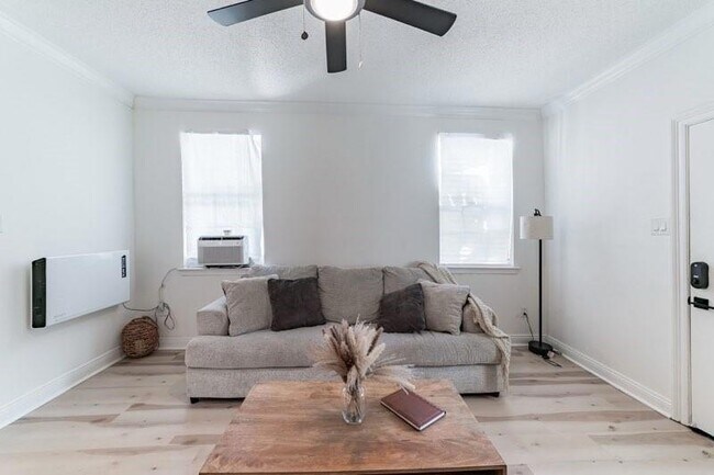 616 Lebeau St, Unit A in Arabi, LA - Building Photo - Building Photo