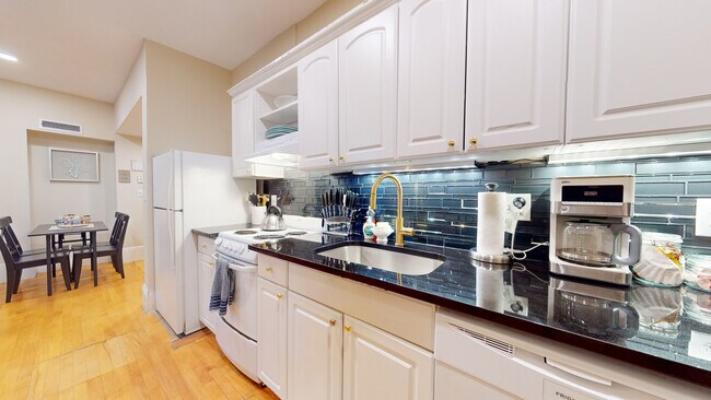 290 Beacon St, Unit 3