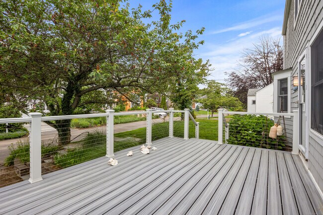 19 Sherwood Dr in Westport, CT - Building Photo - Building Photo