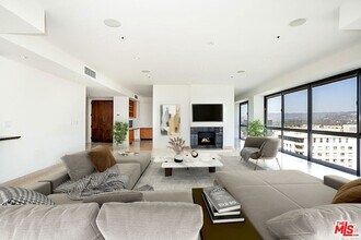10750 Wilshire Blvd, Unit 1602 in Los Angeles, CA - Building Photo - Building Photo