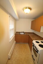 72 Orchard St, Unit #2 in East Hartford, CT - Foto de edificio - Building Photo