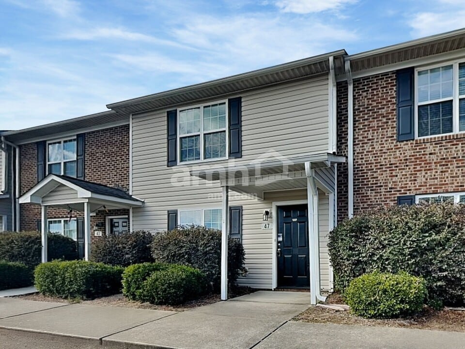 47 Wolf Creek Ln in Lillington, NC - Foto de edificio