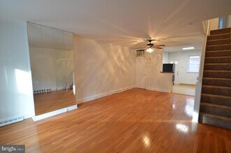2509 S Alder St in Philadelphia, PA - Foto de edificio - Building Photo