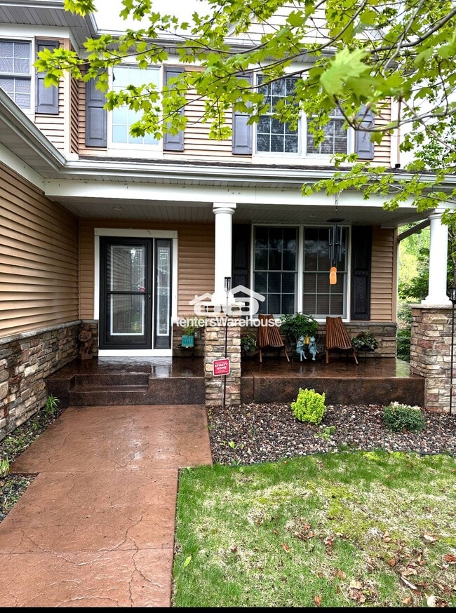 15420 Plumstone Dr in Eden Prairie, MN - Building Photo - Building Photo