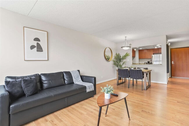 401 12th St S, Unit GO FL6-ID1474782P in Arlington, VA - Foto de edificio - Building Photo