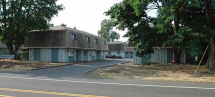 Catalina Apartments in Salem, OR - Building Photo - Building Photo