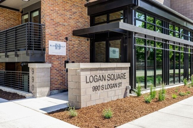 Logan Square Apartments in Denver, CO - Building Photo - Building Photo