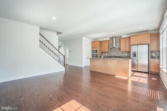 25443 Hartland Orch Ter in South Riding, VA - Building Photo - Building Photo