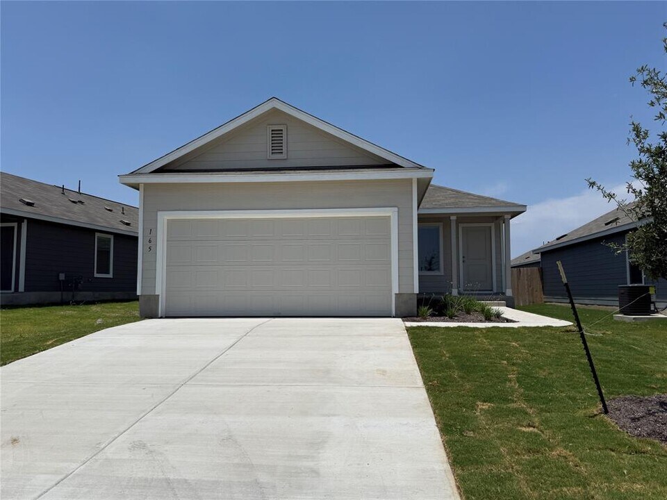 165 Kyanite Dr in Maxwell, TX - Building Photo