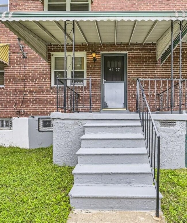 4137 The Alameda in Baltimore, MD - Building Photo - Building Photo