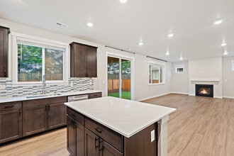 11225 SE 245th Pl in Kent, WA - Building Photo - Building Photo