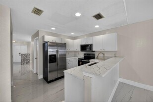85 Citrus Park Ln in Boynton Beach, FL - Building Photo
