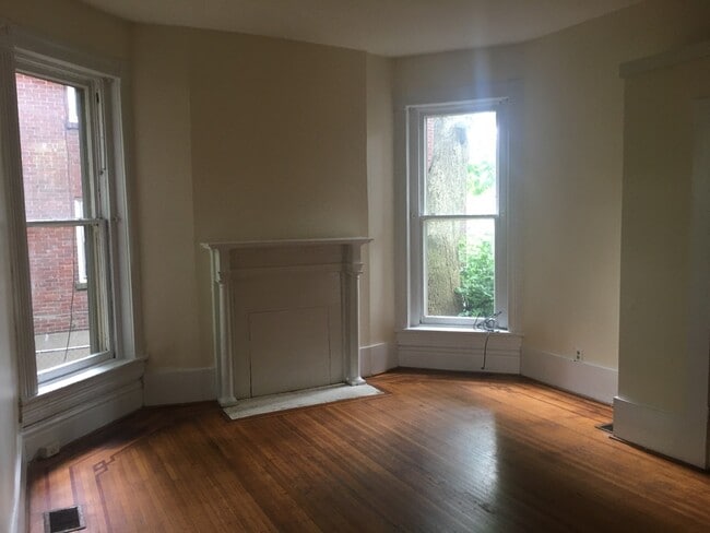 1239 S Brook St, Unit 2 in Louisville, KY - Building Photo - Building Photo