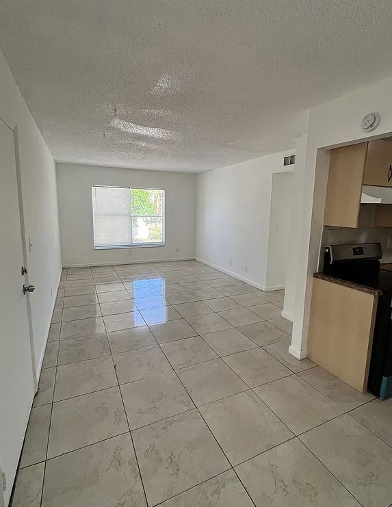 property at 1337 S Dixie Hwy