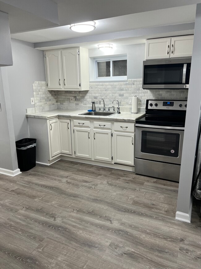 2317 Glenmore Terrace, Unit 1