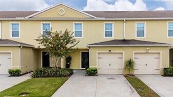 9052 Wildflower Ln in Kissimmee, FL - Building Photo