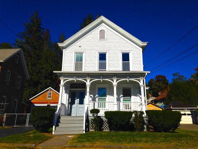 40 Montrepose Ave, Unit 2