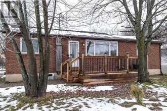 2267 25th Side Rd in Innisfil, ON - Building Photo - Building Photo