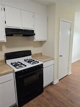 1225 Oakplace Dr SW in Marietta, GA - Building Photo - Building Photo