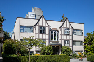 Chumleigh Manor in Vancouver, BC - Building Photo - Building Photo