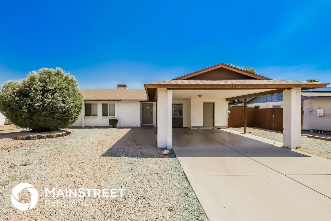 337 W Kristal Way in Phoenix, AZ - Building Photo