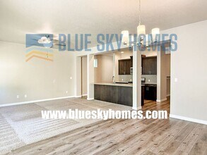 4112 E Blueberry St in Meridian, ID - Building Photo - Building Photo