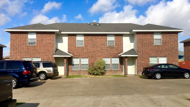property at 5806 Redstone Dr