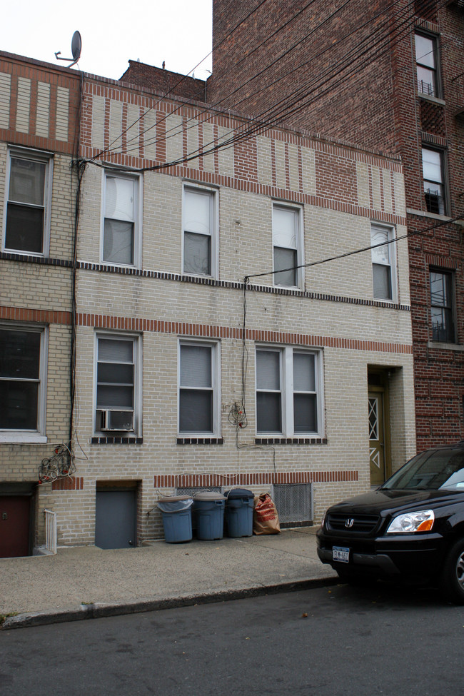 2561 Colden Ave in Bronx, NY - Building Photo - Building Photo