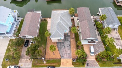 16520 Barbados Way in Jamaica Beach, TX - Building Photo - Building Photo