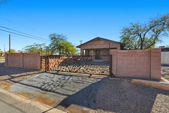 468 E Delano St in Tucson, AZ - Building Photo - Building Photo