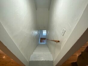 16 Denver St, Unit #0 in Saugus, MA - Foto de edificio - Building Photo