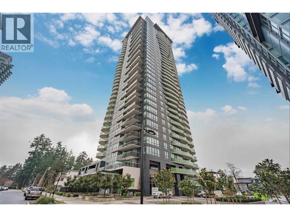 6638 Dunblane Ave in Burnaby, BC - Building Photo