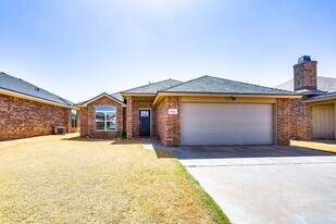 7633 85th St in Lubbock, TX - Building Photo