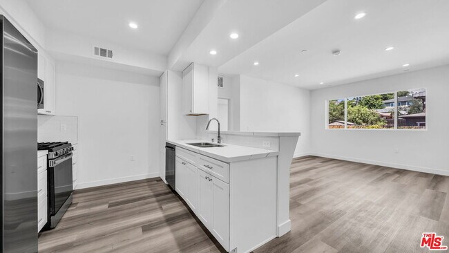 property at 627 N Dillon St