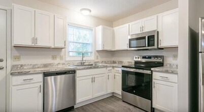 100 Graham Rd in Ithaca, NY - Foto de edificio - Building Photo