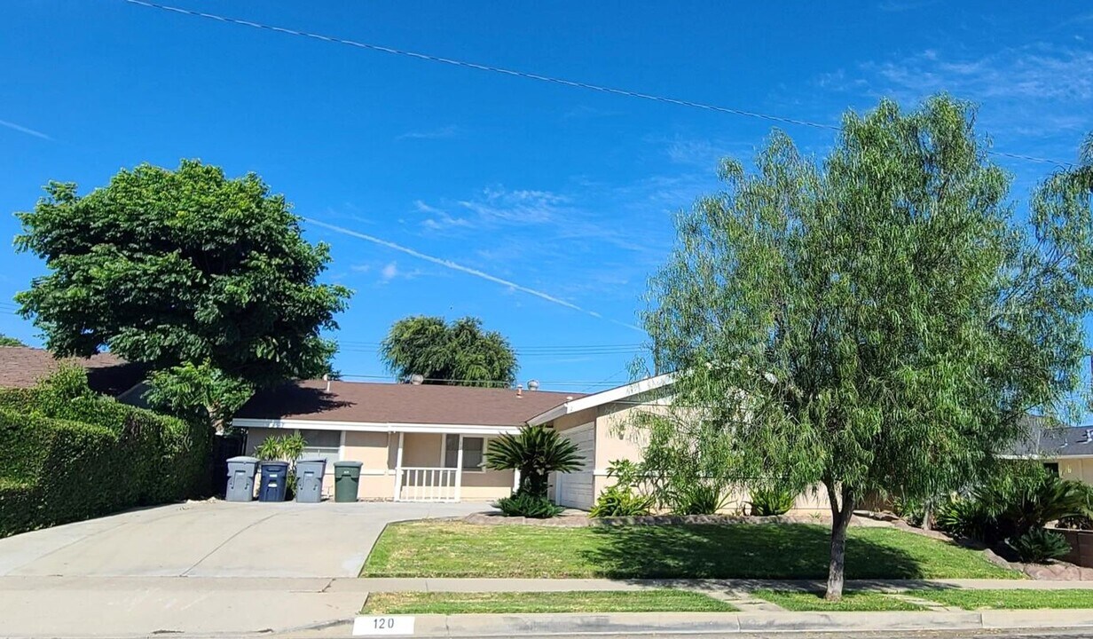 120 Wade St in La Habra, CA - Building Photo