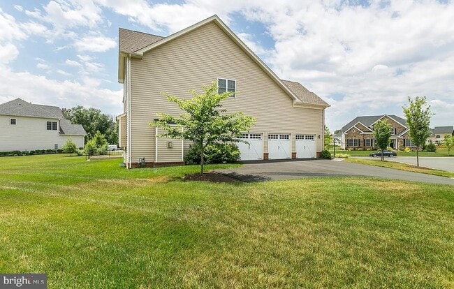 41485 Deer Point Ct in Aldie, VA - Building Photo - Building Photo