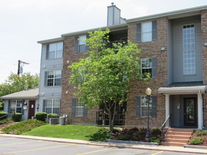 Carriage Hill Condos and Apartments in Sidney, OH - Building Photo - Building Photo