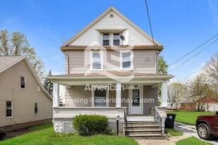 2074 16th St SW in Akron, OH - Building Photo