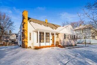 32 Deland Park B in Fairport, NY - Building Photo - Building Photo