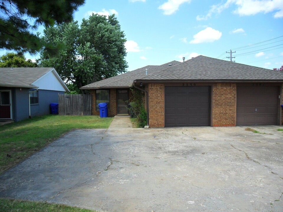 2339 Tahoe Dr in Norman, OK - Building Photo