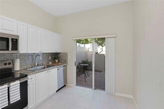 1945 SE 24th Ave in Homestead, FL - Building Photo - Building Photo