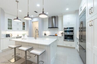 16382 Viansa Wy in Naples, FL - Building Photo - Building Photo